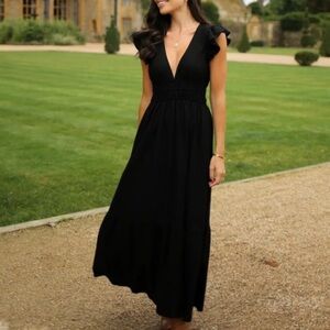 Everyone LOVES THE WEEKEND Chic Black Ruffled Maxi Long Dress Vneck Sleeveless